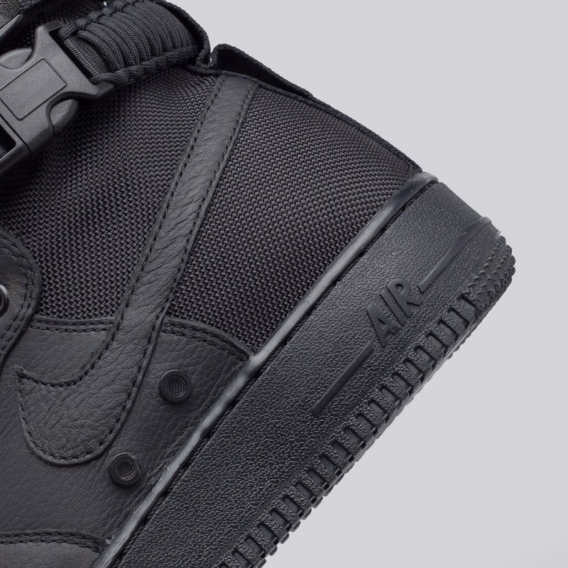 Air Force 1 Special Field Triple Black