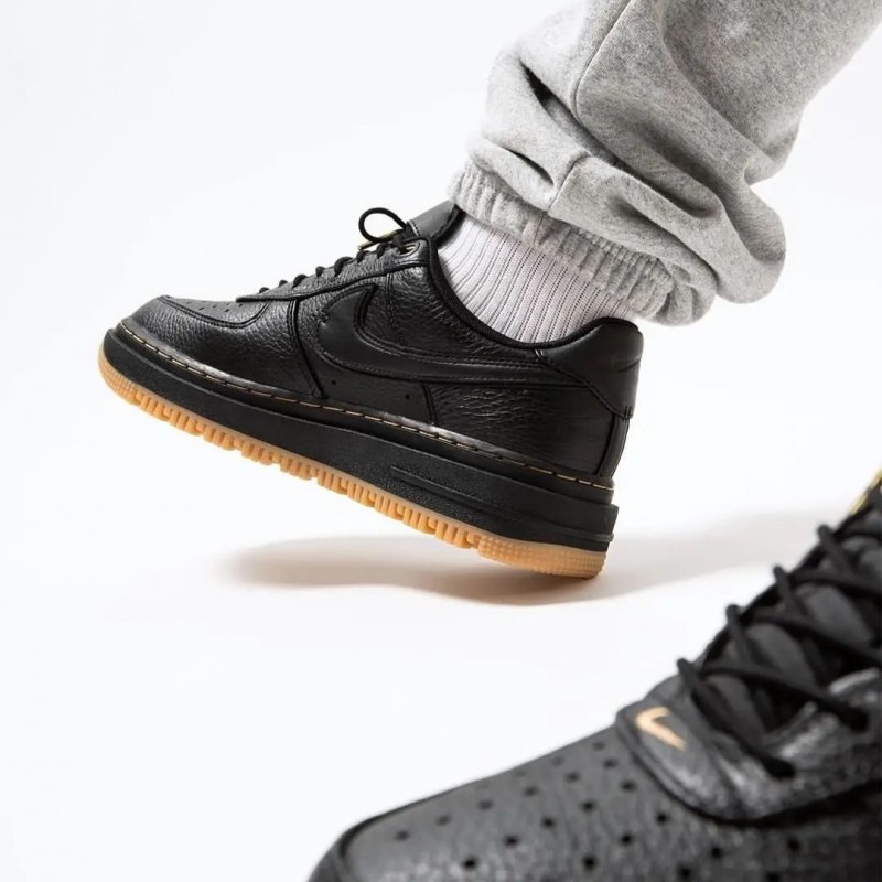 Air Force 1 Low Luxe Black Gum