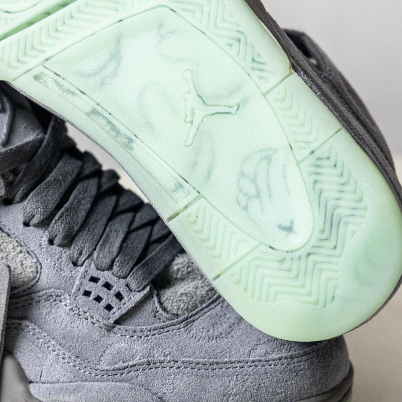 Air Jordan Retro 4 KAWS GREY