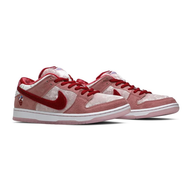 Dunk Low SB StrangeLove Skateboards