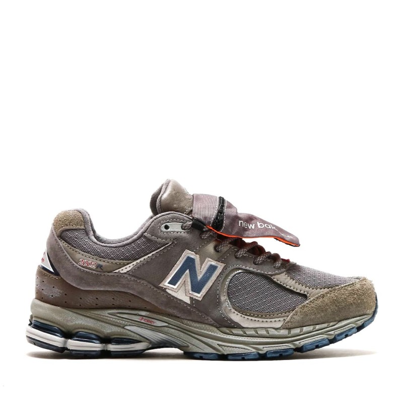 New Balance 2002R Pouch Castle Grey