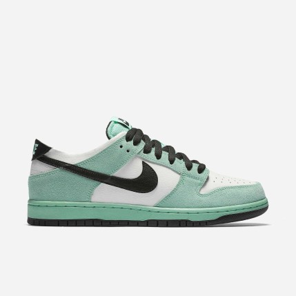 SB Dunk Low Sea Crystal